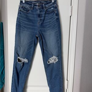 American Eagle Outfitters Women's Ripped Blue Boyfriend jeans